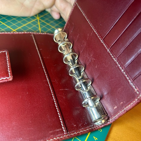 Vintage Gucci embossed GG leather notebook case in a burgundy red - Picture 8 of 11